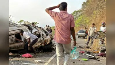 कोयंबटूर में टूरिस्ट वैन खाई में गिरी, 9 लोगों की मौत
