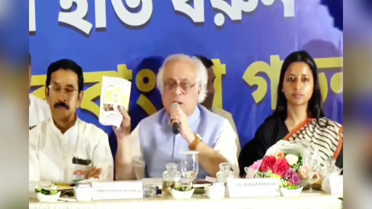कांग्रेस ने बंगाल विधानसभा चुनाव का जारी किया घोषणा पत्र, राष्ट्रीय सचिव अंबा प्रसाद भी रहीं मौजूद