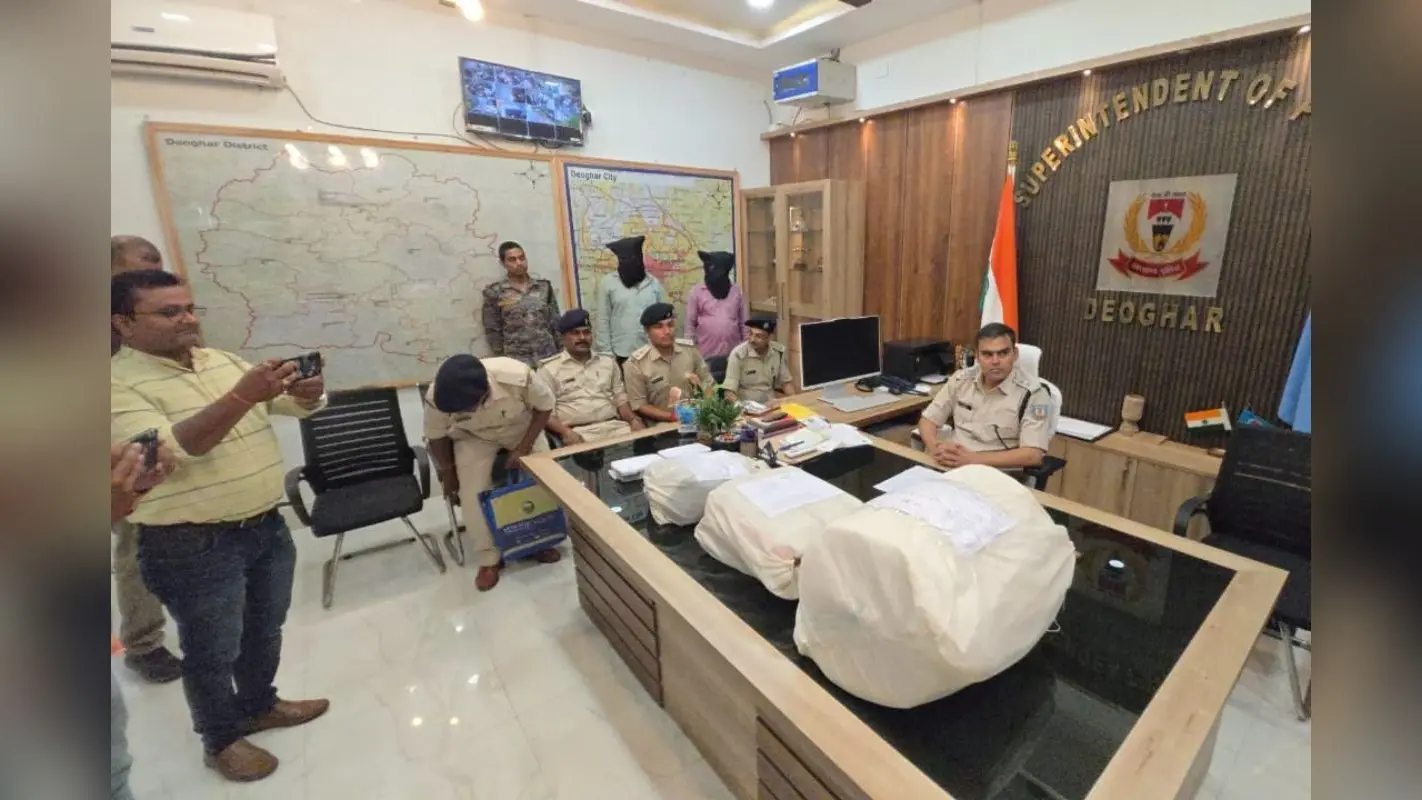 देवघर के छात्रों का हैरतअंगेज कारनामा, अपहरण से लेकर ज्वैलरी पर करते हैं हाथ साफ