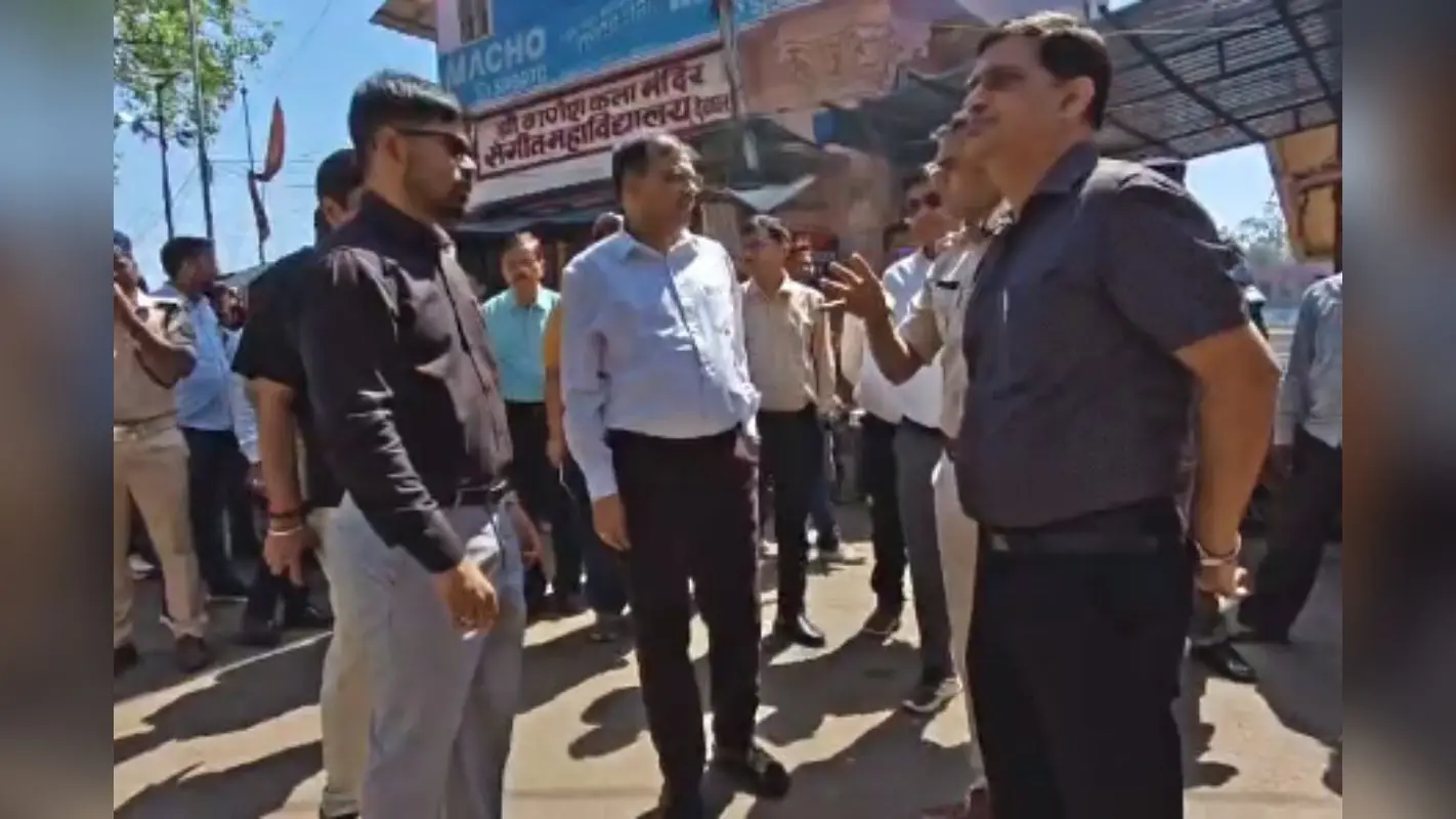 देवघर की अंतरराष्ट्रीय छवि चमकाने की तैयारी! श्रावणी मेले को लेकर कमिश्नर की हाई-लेवल मीटिंग