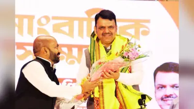 कर्ज के जाल में बंगाल, 1400 उद्योगों का पलायन, देवेंद्र फडणवीस ने ममता बनर्जी सरकार के आर्थिक मॉडल पर उठाये सवाल