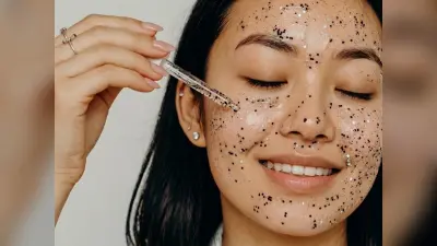 Beauty : खूबसूरती में निखार के लिए ब्लैकहेड्स का करें सफाया