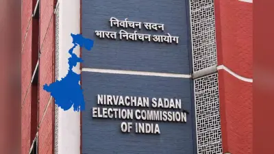 बंगाल चुनाव से पहले चुनाव आयोग की बड़ी कार्रवाई, TMC के लिए प्रचार करने के आरोप में 5 BLO सस्पेंड