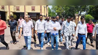 Dhanbad Live: फिर गरमाया डीएवी प्लस टू स्कूल का मामला, शिक्षकों की शिकायत पर सिद्धार्थ गौतम पहुंचे विद्यालय