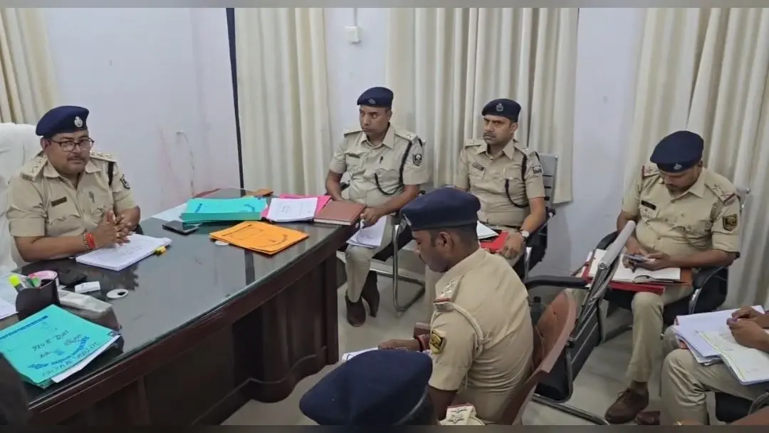 नियमित गश्ती करें व संदिग्ध गतिविधि पर रखें नजर