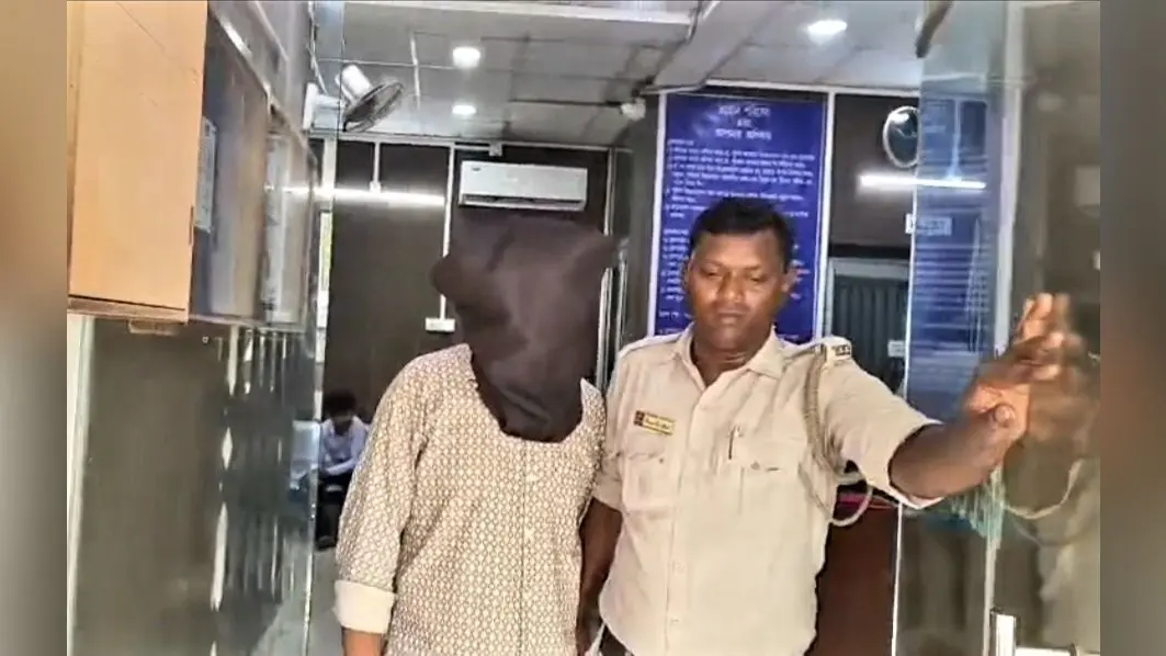 बंगाल चुनाव: बम ब्लास्ट में आरोपी कांग्रेस कार्यकर्ता गिरफ्तार