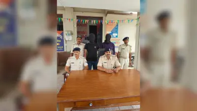 वारंटी समेत दो गिरफ्तार