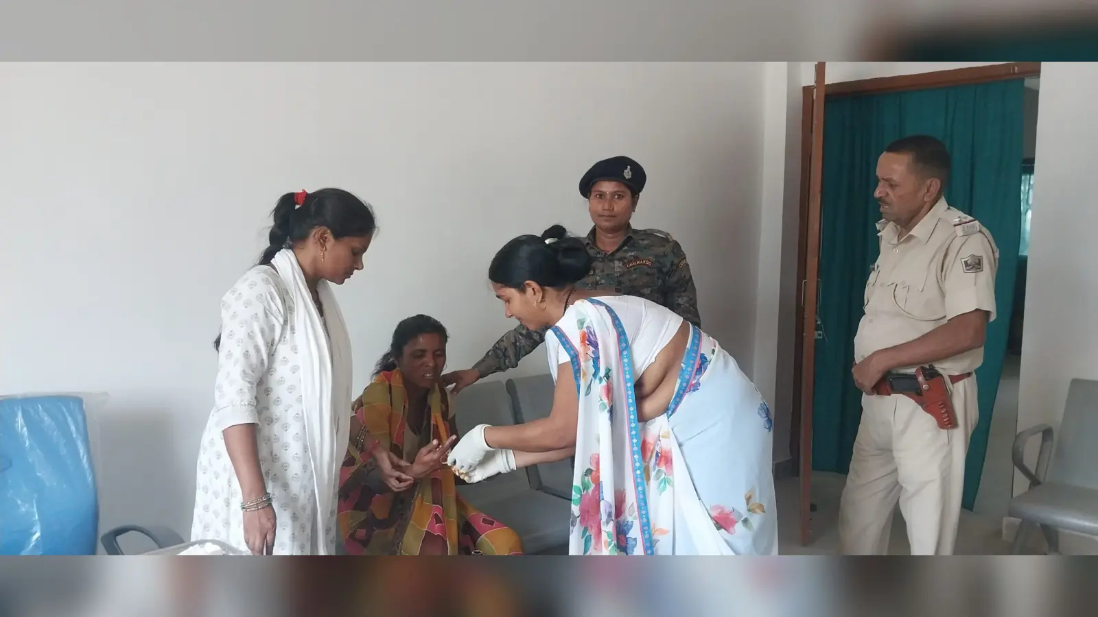 पत्नी पर धारदार हथियार से जानलेवा हमला कर पति हुआ फरार