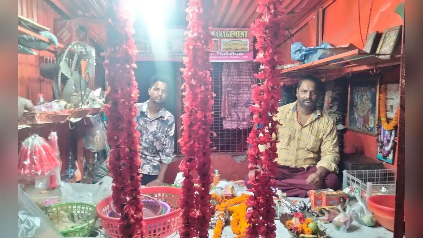 बंगाल चुनाव : चुनावी माहौल में महक रहा फूलों का बाजार, कोलकाता में रिकार्ड डिमांड