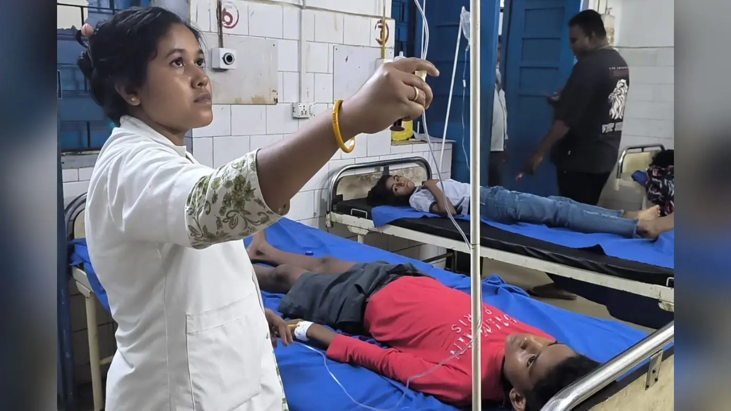 गिरिडीह में मौत बांट रहा था गुपचुप वाला! शाम को खाया फिर सुबह होते ही 23 पहुंचे अस्पताल, 1 मासूम की मौत