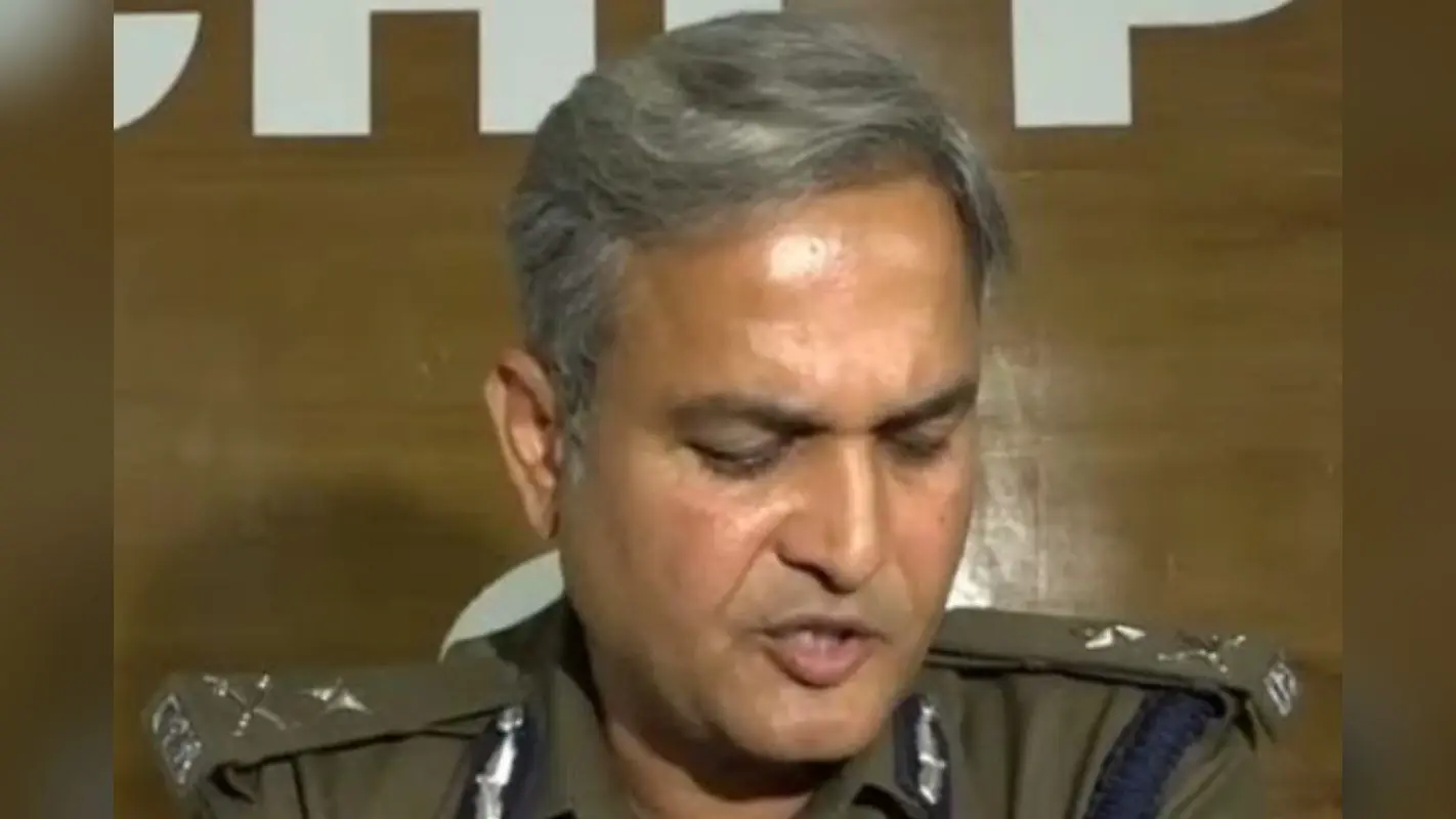 हजारीबाग वेतन घोटाला: जांच की कमान पर ही उठे सवाल, CID के ADG मनोज कौशिक की भूमिका पर संशय