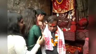 असम चुनाव: पत्नी संग सीएम हिमंता ने कामाख्या मंदिर में टेका मत्था, राज्य के लिए मांगी समृद्धि