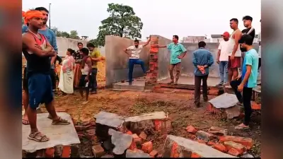 जामुड़िया में ECL के नये जलाशय की दीवार गिरी, मलबे में दबकर 2 युवकों की मौत, मासूम की हालत नाजुक