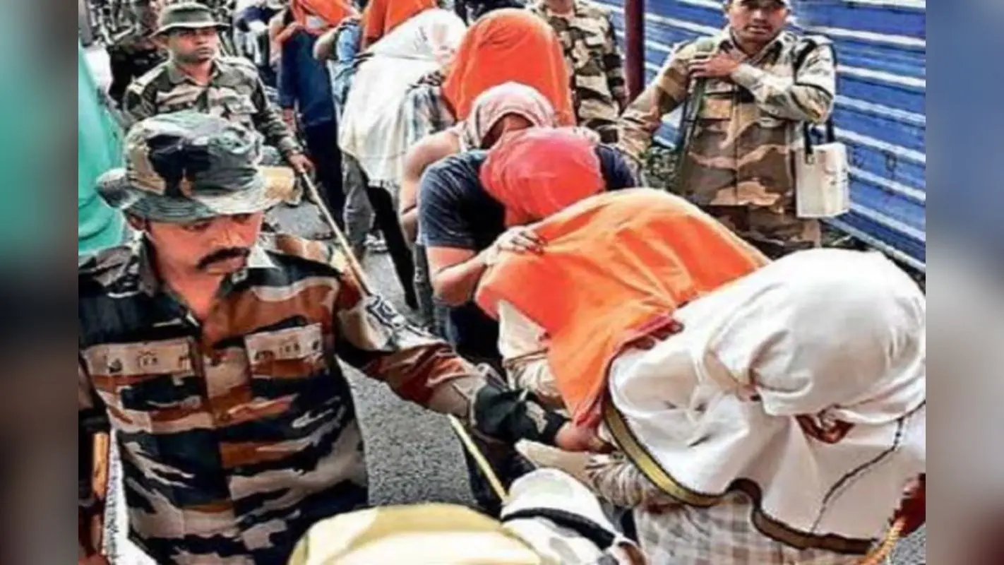 झारखंड उत्पाद सिपाही मामला: आरोपी को सरकारी चालक ने थमाया मोबाइल फिर बदले में लिये पैसे, वीडियो वायरल