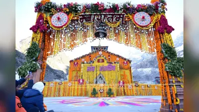 केदारनाथ के कपाट खुले, पीएम मोदी के नाम से हुई पहली पूजा