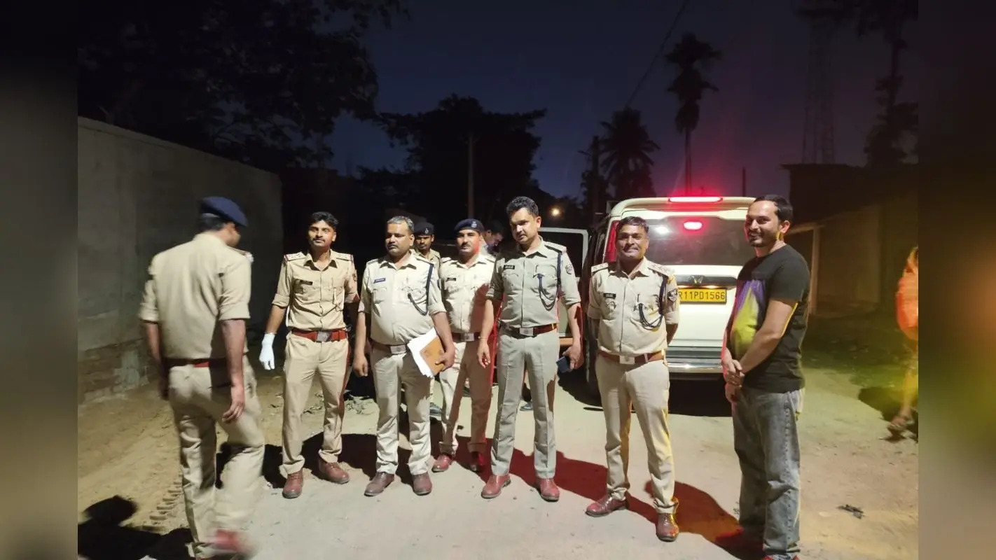 किशनगंज रेड लाइट एरिया में पुलिस का छापा, 4 नाबालिग समेत 9 युवतियां कराई गईं मुक्त
