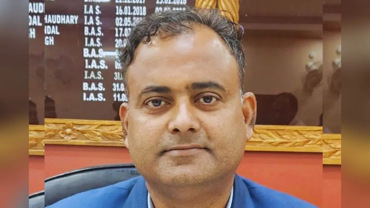 लखीसराय के DM मिथिलेश मिश्र हटाए गए, धान खरीद गड़बड़ी मामले में कार्रवाई, विभागीय जांच जारी