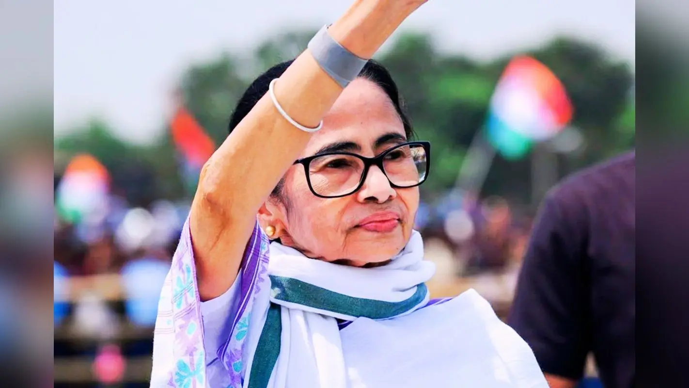 ममता बनर्जी की फिसली जुबान, शुभेंदु अधिकारी ने वीडियो शेयर कर पूछा- क्या यही है बंगाल की गरिमा?