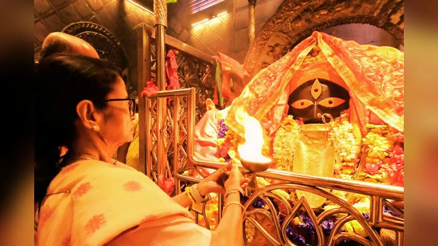 पोइला बोइसाख पर ममता बनर्जी की अपील- ‘दिल्ली के जमींदारों’ को दें मुंहतोड़ जवाब, वोट की चोट से भाजपा को हरायें