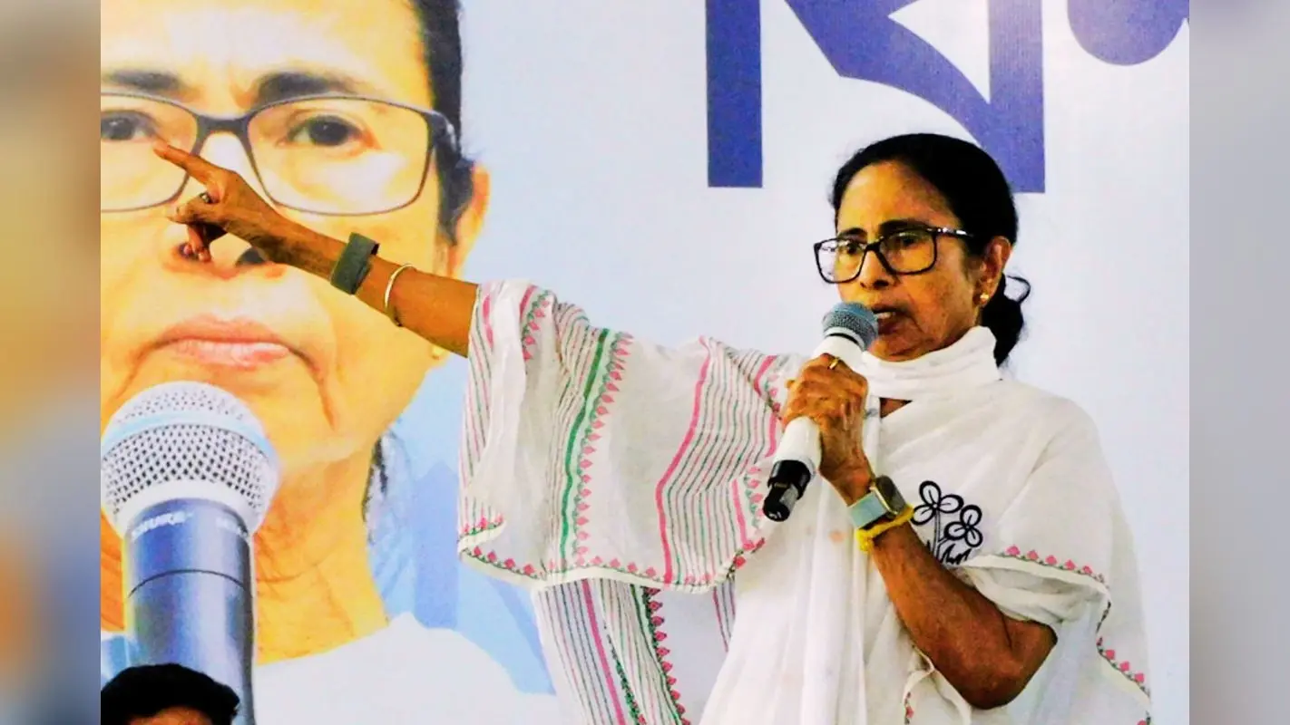 यूपी-बिहार नहीं ये बंगाल है, यहां बुलडोजर नहीं चलेगा, दुर्गापुर में भाजपा पर बरसीं ममता बनर्जी