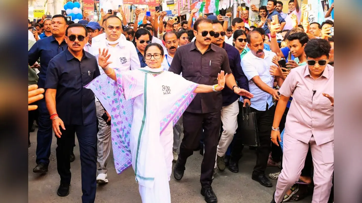 मुर्शिदाबाद में ममता बनर्जी का अमित शाह पर सीधा प्रहार, कहा- वोटर लिस्ट से नाम कटने का बदला वोट से लें