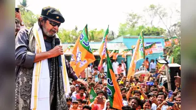 कुल्टी की सड़कों पर उतरे ‘महागुरु’, अजय पोद्दार के लिए किया रोड शो, SIR पर चुनाव आयोग का किया बचाव