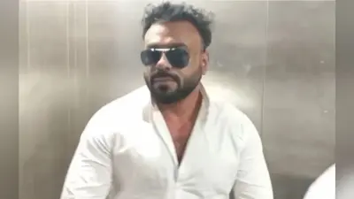 मिथुन चक्रवर्ती के रोड शो में उमड़ी भीड़, 4 मई को बंगाल में भाजपा सरकार बनने का दावा