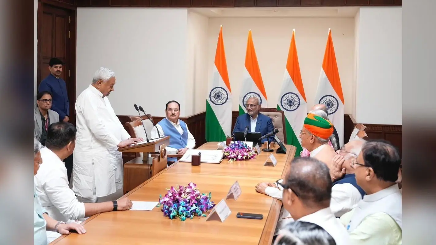 चारों सदनों के सदस्य बनने वाले नेता बने नीतीश, इस दिन दे सकते हैं सीएम पद से इस्तीफा