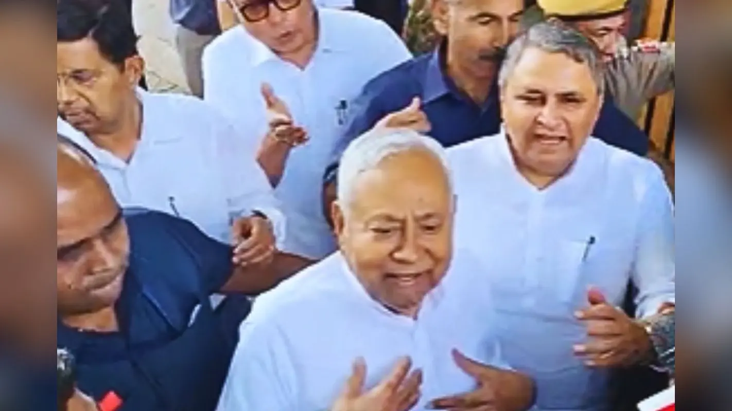 नीतीश कुमार पहुंचे दिल्ली, बोले- कल मैं शपथ लूंगा और अब यहीं रहूंगा, बेटे निशांत पर क्या कहा?
