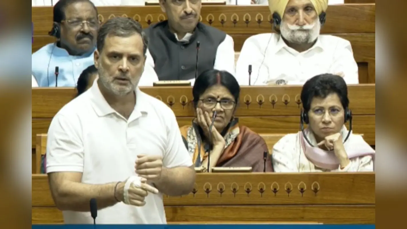महिला आरक्षण बिल: लोकसभा में बरसे राहुल गांधी, कहा- भारत का चुनावी नक्शा बदलने की कोशिश
