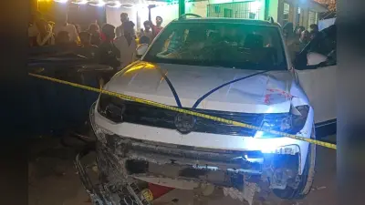 बिहटा में पुलिस से बचकर भागती कार ने कई ग्रामीणों को मारी टक्कर, गाड़ी से हथियारों का जखीरा बरामद