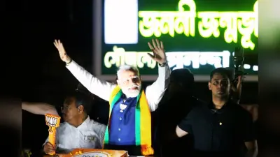 कोलकाता की सड़कों पर मोदी मैजिक, 2 किमी लंबे रोड शो में उमड़ा जनसैलाब, शोभा बाजार में गूंजा जय श्रीराम, देखें Photos