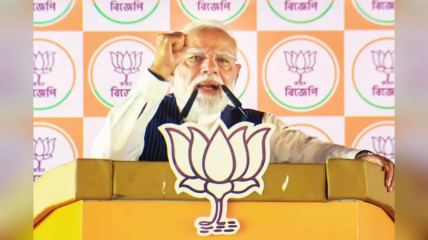 पानीहाटी में गरजे पीएम मोदी- 92 प्रतिशत वोटिंग ने टीएमसी के ‘महाजंगलराज’ के अंत पर लगायी मुहर