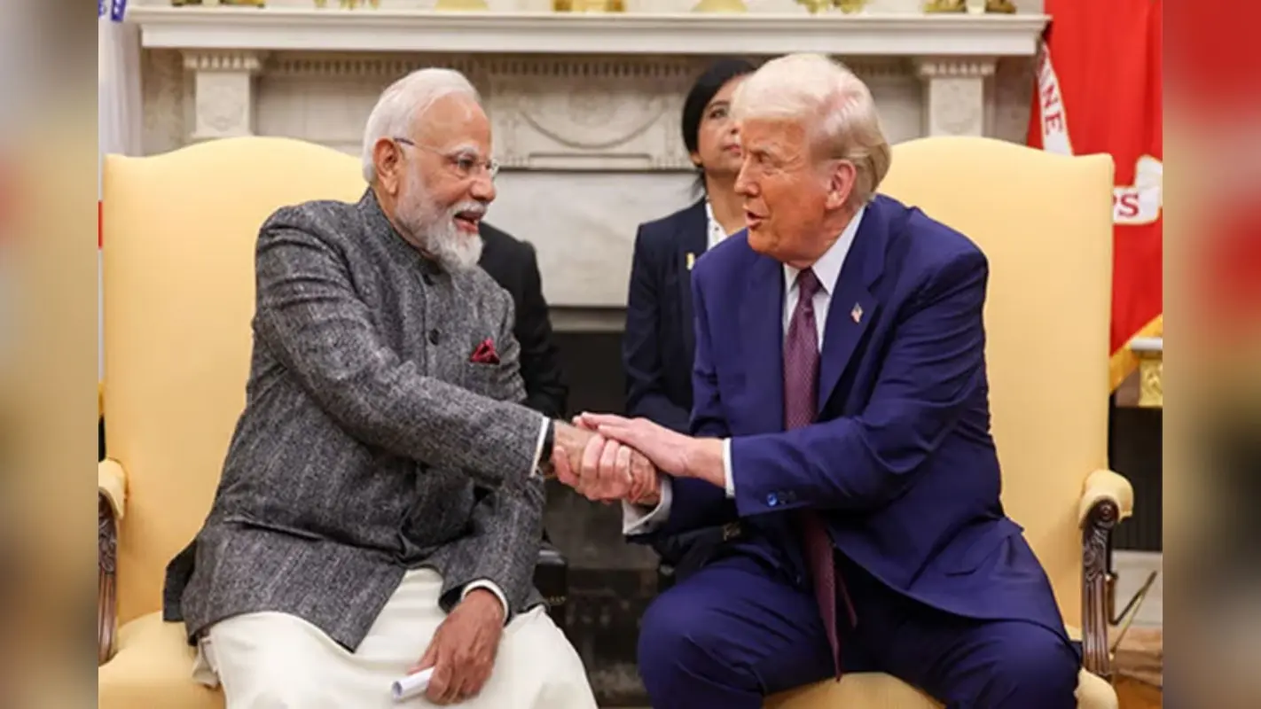 होर्मुज नाकाबंदी के बाद एक्शन में पीएम मोदी, डोनाल्ड ट्रंप से फोन पर 40 मिनट तक की बात