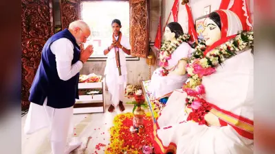 मतुआ वोट बैंक को साधने ठाकुरबाड़ी में पीएम मोदी, हरिचंद-गुरुचंद ठाकुर मंदिर में की पूजा, बंगाल की 34 सीटों पर सीधा असर