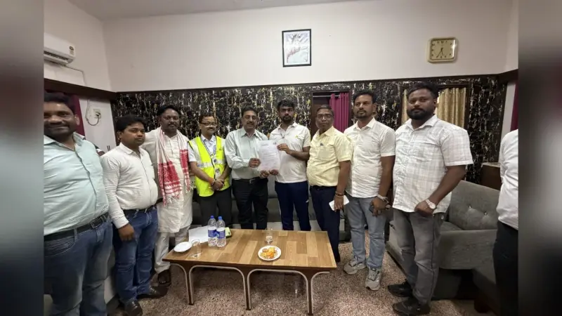 चार घंटे की बातचीत के बाद खत्म हुआ आंदोलन, अधिकारियों पर जमकर विफरे विधायक जयराम