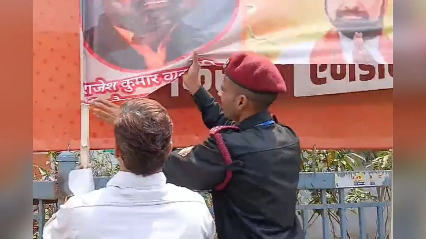 सम्राट चौधरी के पोस्टर को BJP के ही कार्यकर्ताओं ने फाड़ा, मीडिया प्रभारी बोले- भाजपा का कोई लेना-देना नहीं