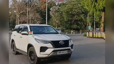 बिहार में जारी हलचल के बीच अचानक सीएम हाउस पहुंचे सम्राट, साथ में ये नेता भी हैं मौजूद