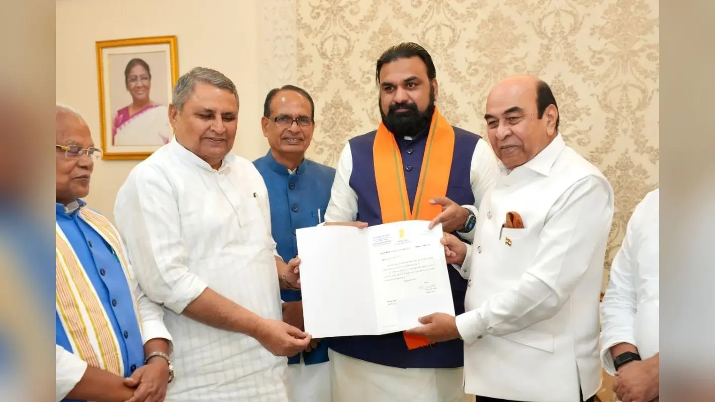 बिहार के गवर्नर से मिले सम्राट चौधरी, सरकार बनाने का दावा किया पेश
