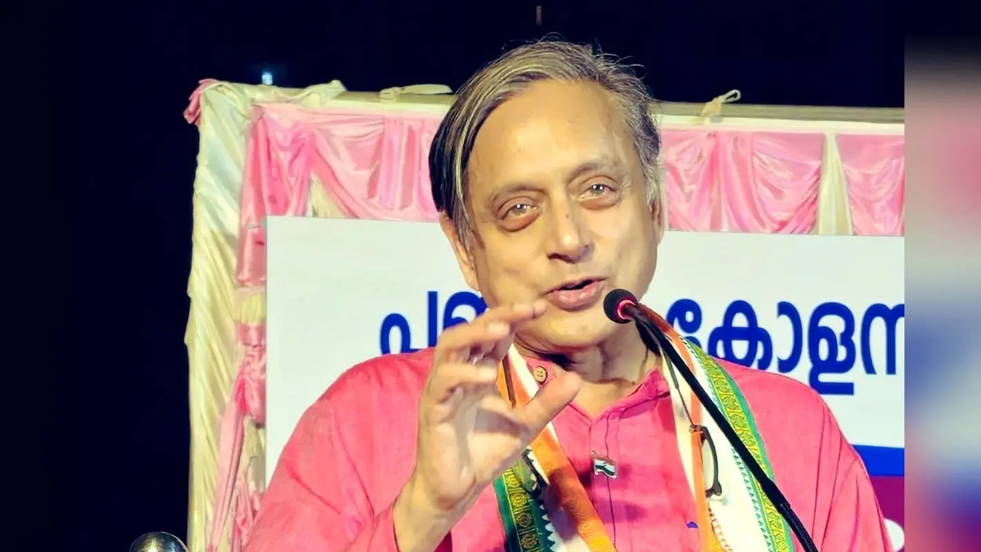 शशि थरूर ने कहा-मेरे काफिले पर हुआ हमला, एक अनचाही घटना; लेकिन हम अपना अभियान पूरा करेंगे