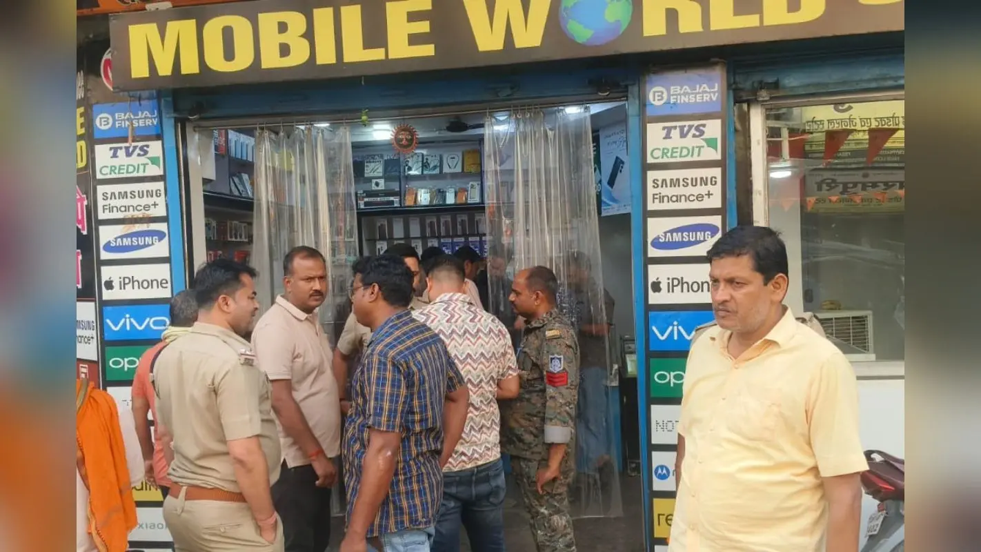 मध्य प्रदेश बैंक डकैती के तार झारखंड से जुड़े: आईफोन की खरीदारी बनी पुलिस के लिए सुराग, SP ने की जांच