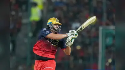 Video: RCB के इस खिलाड़ी ने मारा ऐसा छक्का की स्टेडियम के पार गई गेंद