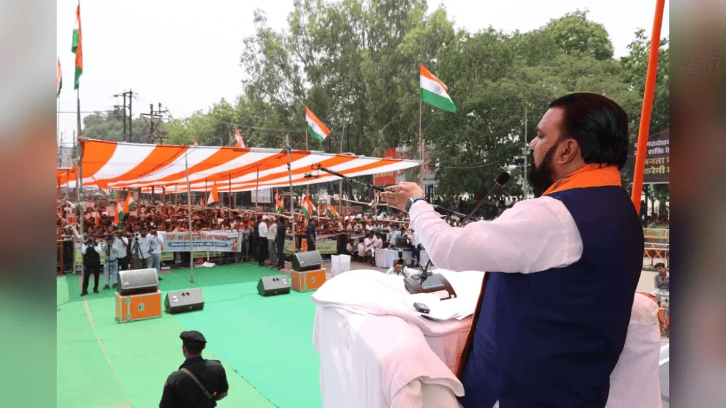 गांधी मैदान में मंच से सीएम सम्राट ने महिलाओं से कहा, आपका भाई यहां खड़ा है