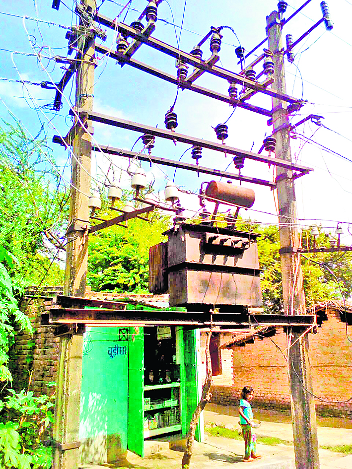 बिजली के टूटे तार की चपेट में आने से 20 वर्षीय युवक की मौत