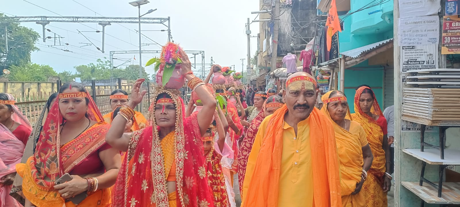 कलश शोभायात्रा के साथ शुरू हुआ अखण्ड रामधुनी कार्यक्रम