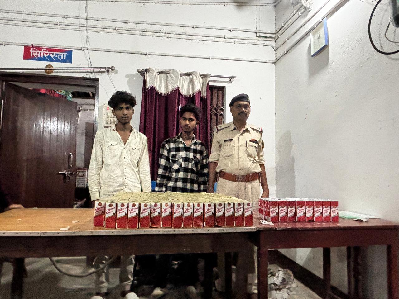 ऑटो से 44.10 लीटर शराब बरामद, दो तस्कर गिरफ्तार