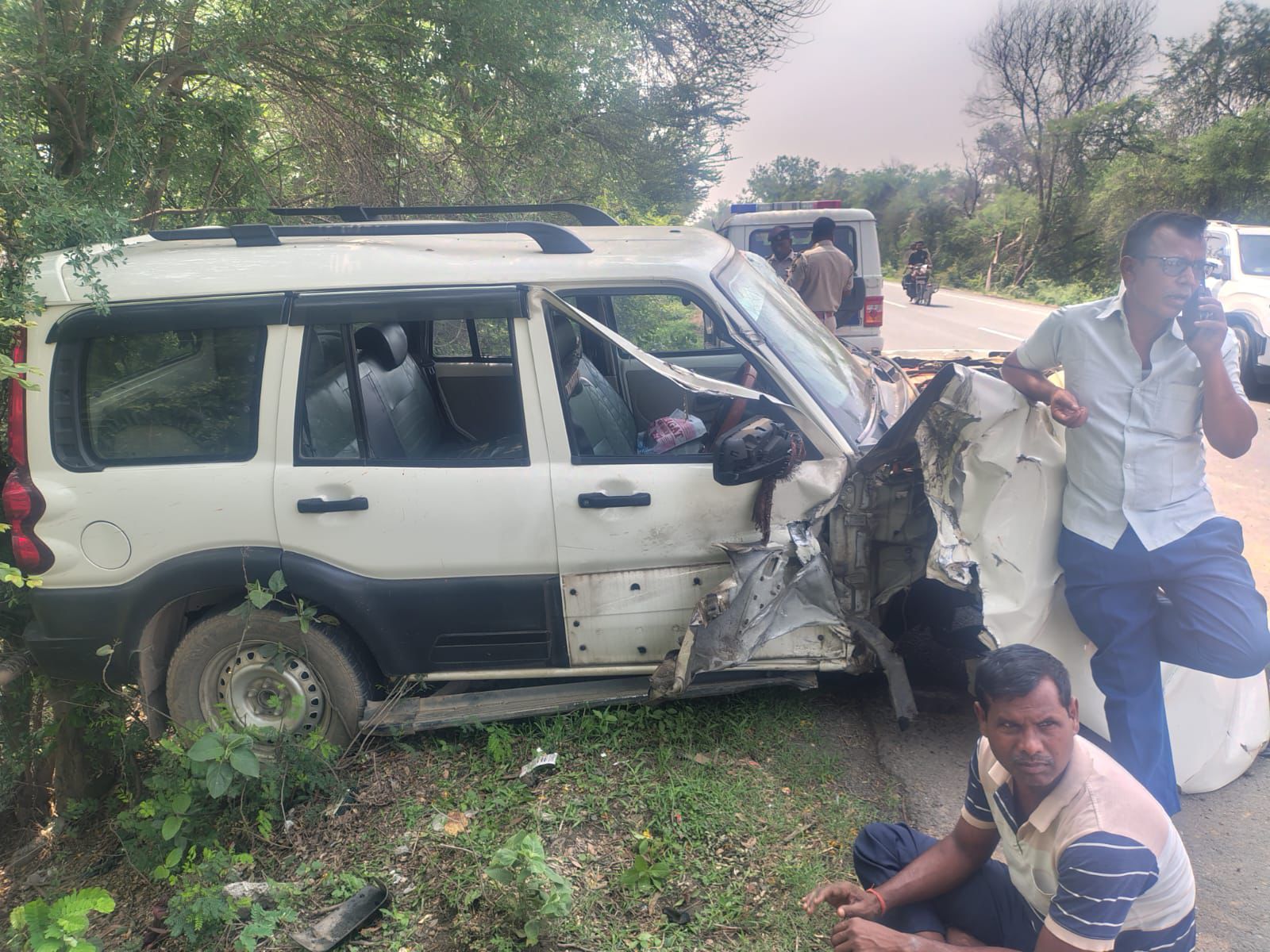 एनएच 31 पर ट्रक और स्कॉर्पियो की भीषण भिड़ंत, बांका के व्यवसायी पति-पत्नी गंभीर रूप से घायल