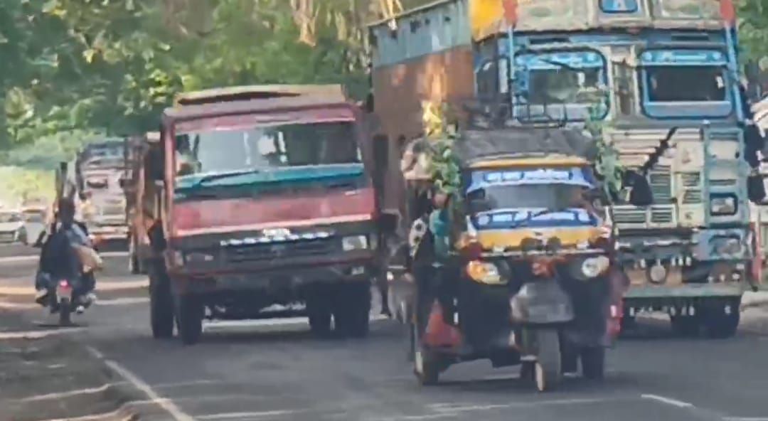 सुल्तानगंज-देवघर स्टेट हाईवे पर लग रहे जाम से लोग परेशान