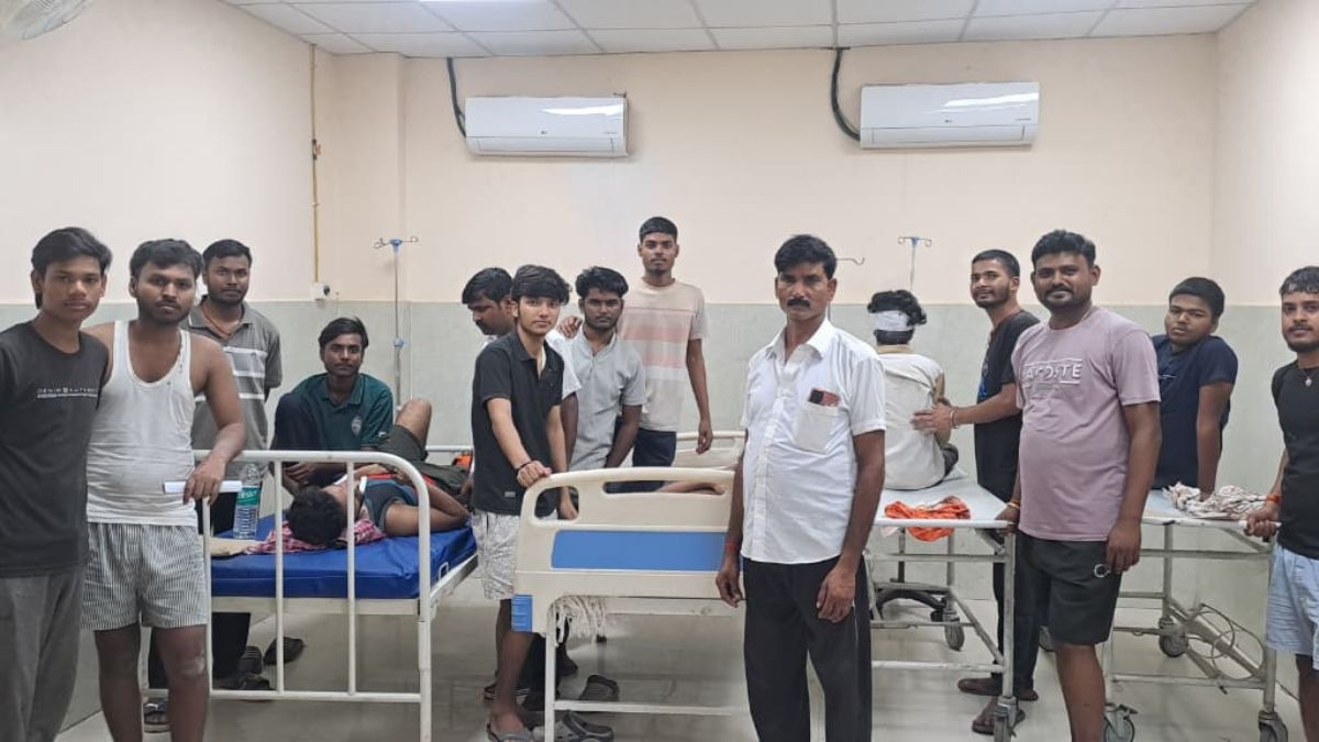 अररिया पॉलिटेक्निक कॉलेज के बगल में एक लॉज का पोर्टिको टूटा, परीक्षा देने आए 18 से अधिक छात्र घायल