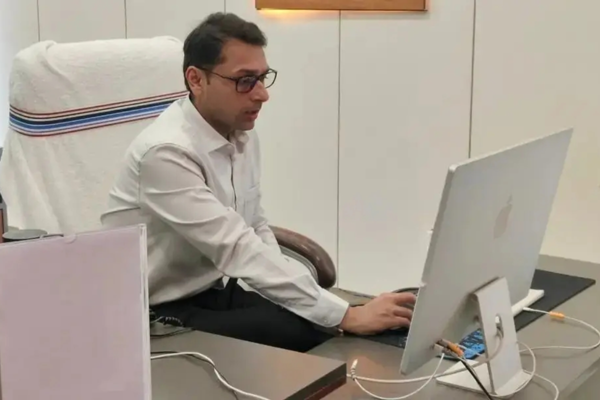 भोजपुर डीएम का सख्त निर्देश, निर्धारित समय पर करें समस्याओं का निष्पादन, इस दिन तक स्कूल बंंद रखने का आदेश